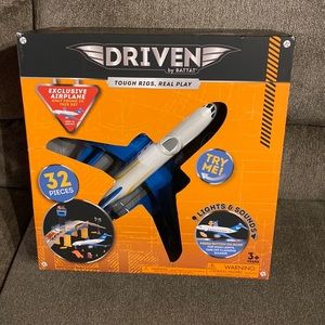 Kids Airplane Set…Brand new never opened…32 pieces…lights and sounds